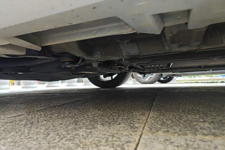 Used GAC Trumpchi EMPOW 2023 400T Automatic R PRO Chassis Front Left