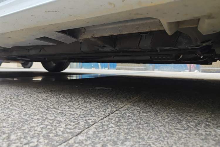 Used GAC Trumpchi EMPOW 2023 400T Automatic R PRO Chassis Front Right