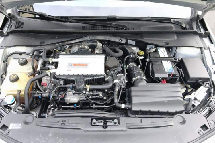 Used GAC Trumpchi EMPOW 2023 400T Automatic R MAX Engine Bay
