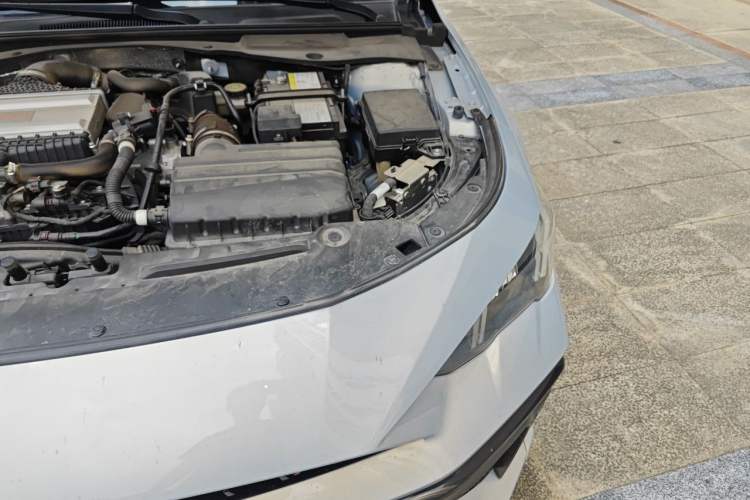 Used GAC Trumpchi EMPOW 2023 400T Automatic R PRO Engine Bay Left