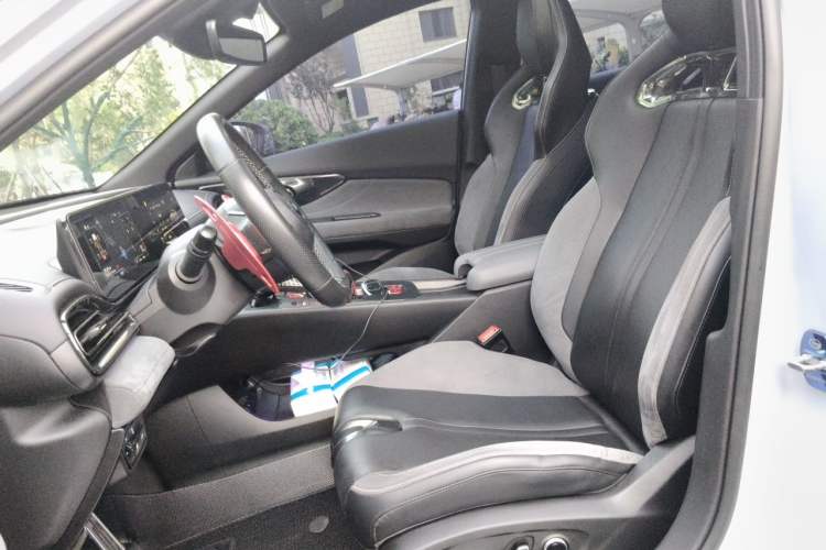 Used GAC Trumpchi EMPOW 2023 400T Automatic R MAX Left Front Seat