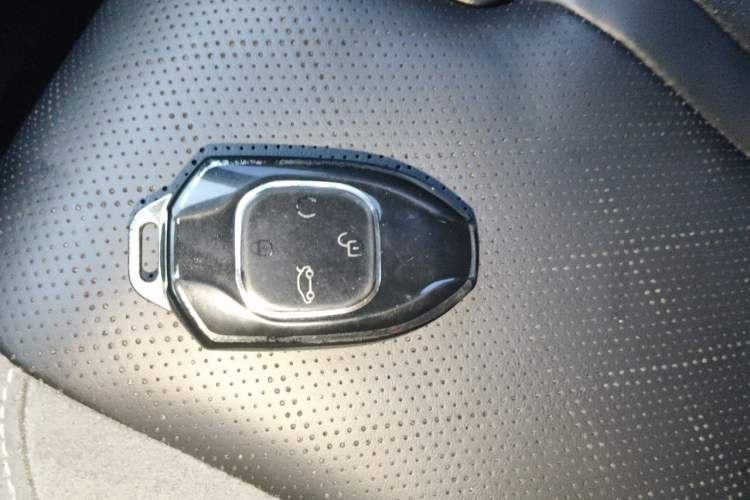 Used GAC Trumpchi EMPOW 2023 400T Automatic R MAX Vehicle Key