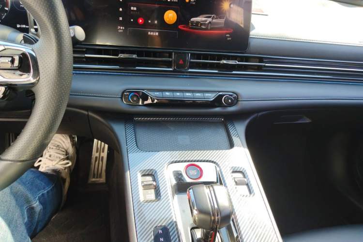 Used GAC Trumpchi EMPOW 2023 270T DCT J16 Galaxy Fighter Edition Audio And AC Panel