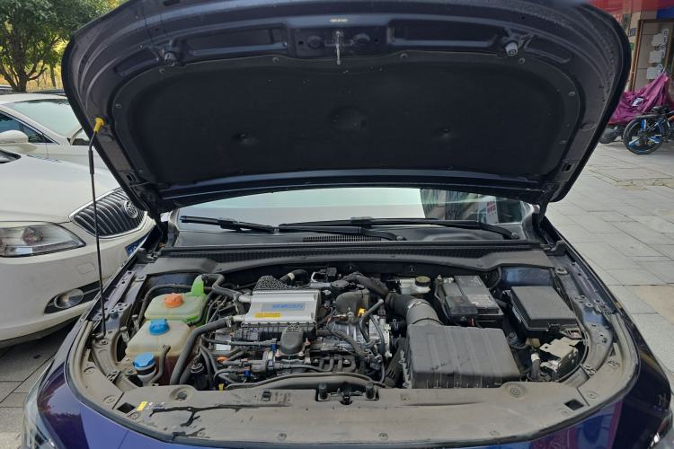 Used GAC Trumpchi EMPOW 2023 270T DCT J16 Galaxy Fighter Edition Engine Bay