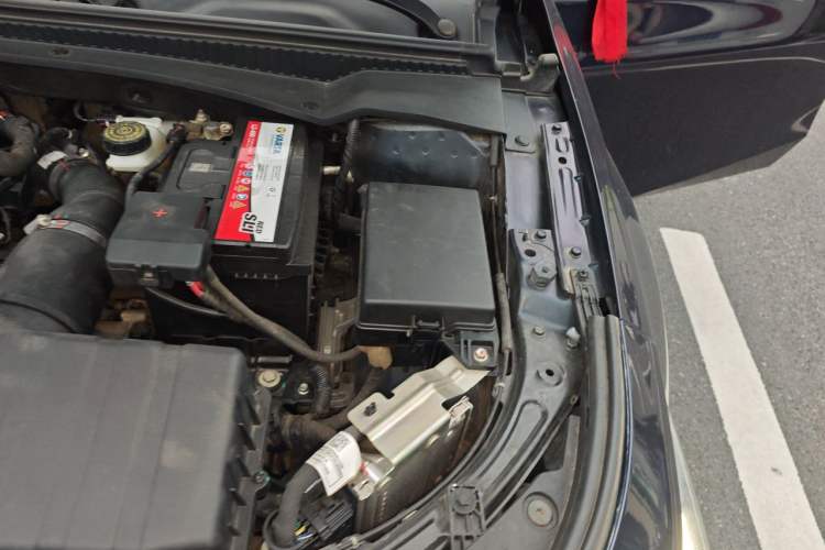 Used GAC Trumpchi EMPOW 2023 270T DCT J15 Version Engine Bay Left