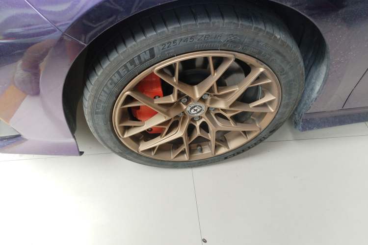 Used GAC Trumpchi EMPOW 2023 400T Automatic R PRO Left Front Wheel Hub