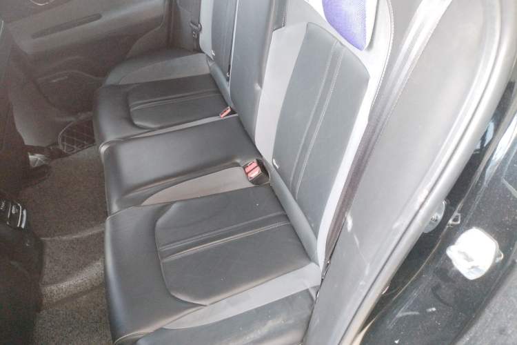 Used GAC Trumpchi EMPOW 2023 400T Automatic R PRO Left Rear Seat