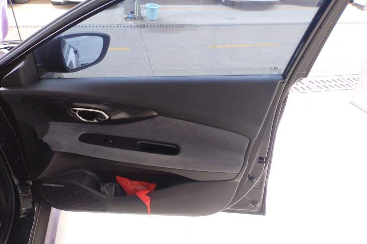 Used GAC Trumpchi EMPOW 2023 400T Automatic R PRO Right Front Door Interior