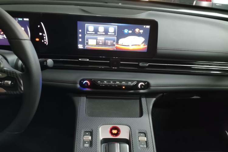 Used GAC Trumpchi EMPOW 2023 Shadow Leopard H High-Energy Hybrid Edition Audio And AC Panel
