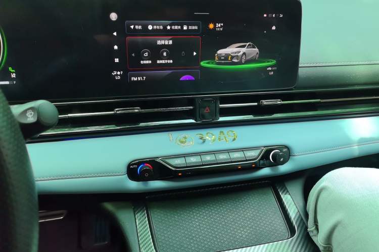 Used GAC Trumpchi EMPOW 2023 Shadow Leopard H Smart Hybrid Edition Audio And AC Panel