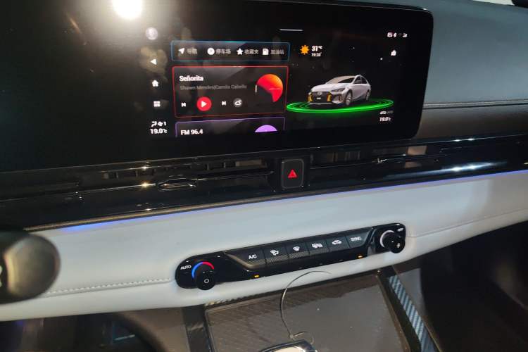 Used GAC Trumpchi EMPOW 2023 Shadow Leopard H Smart Hybrid Edition Audio And AC Panel