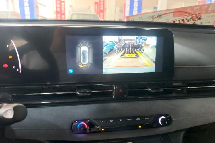 Used GAC Trumpchi EMPOW 2023 400T Automatic R PRO Audio And AC Panel