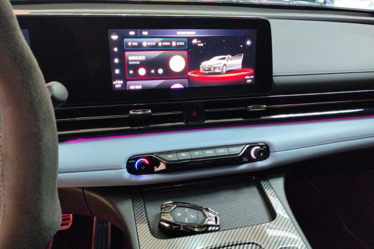 Used GAC Trumpchi EMPOW 2023 Shadow Leopard H Smart Hybrid Edition Audio And AC Panel