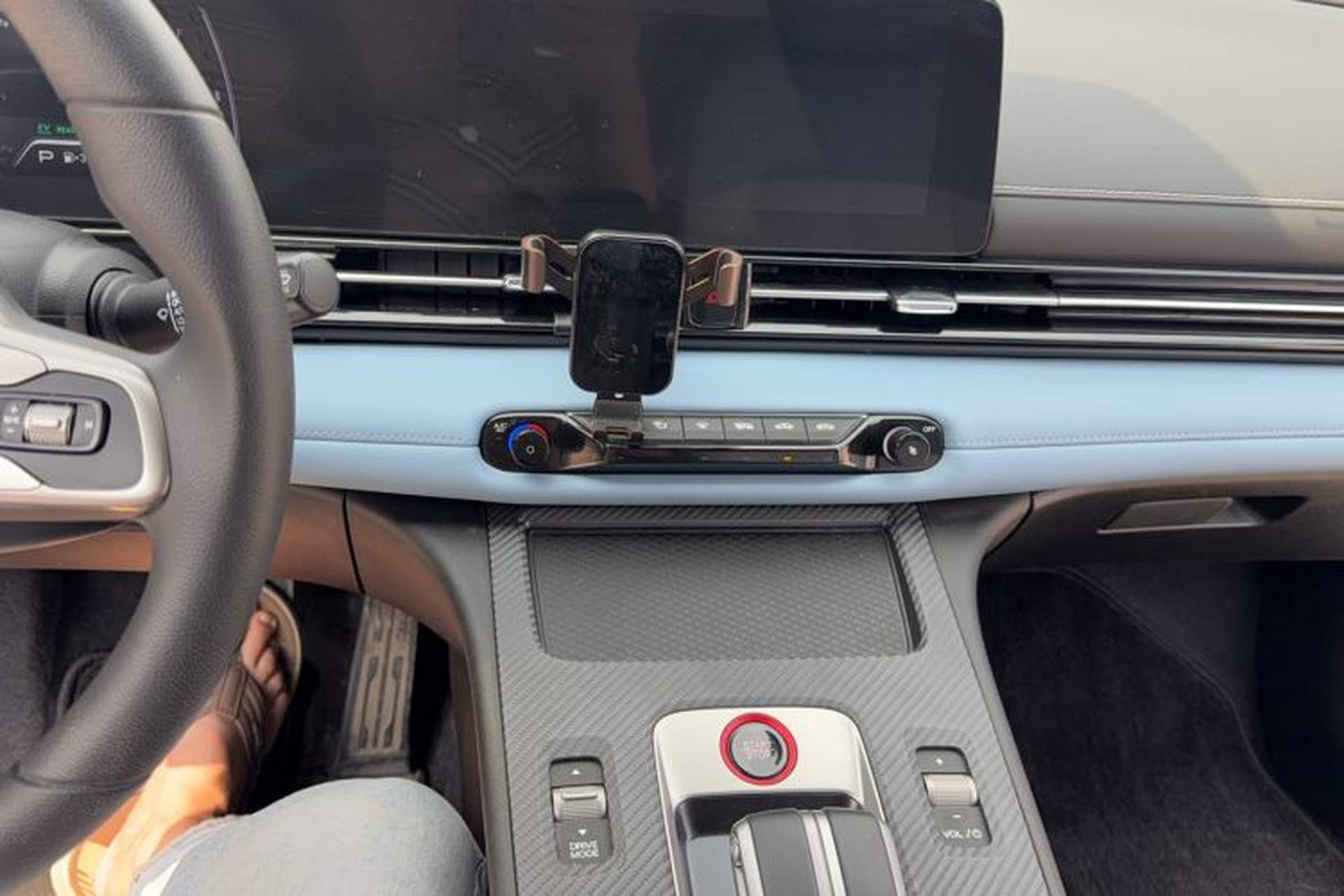 Used GAC Trumpchi EMPOW 2023 Shadow Leopard H High-Energy Hybrid Edition Audio And AC Panel