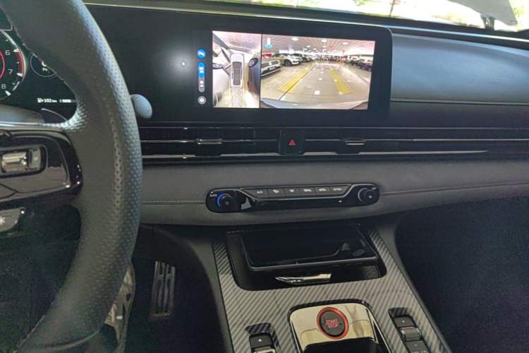 Used GAC Trumpchi EMPOW 2023 400T Automatic R MAX Audio And AC Panel