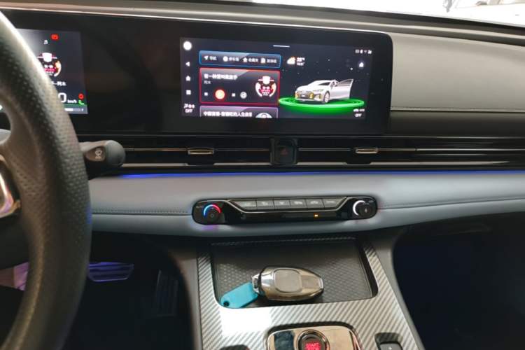 Used GAC Trumpchi EMPOW 2023 Shadow Leopard H High-Energy Hybrid Edition Audio And AC Panel