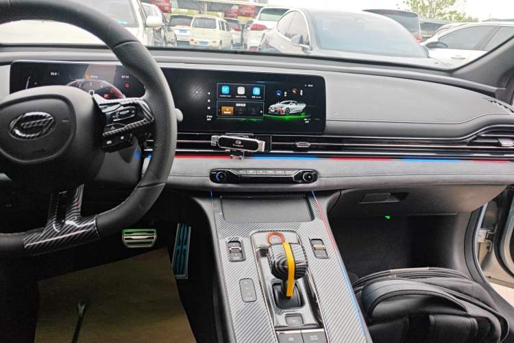 Used GAC Trumpchi EMPOW 2023 400T Automatic R PRO Audio And AC Panel