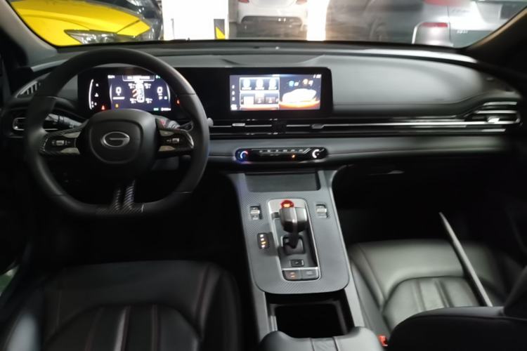 Used GAC Trumpchi EMPOW 2023 Shadow Leopard H High-Energy Hybrid Edition Center Console