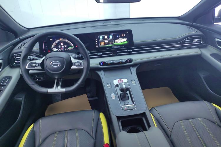 Used GAC Trumpchi EMPOW 2023 Shadow Leopard H High-Energy Hybrid Edition Center Console