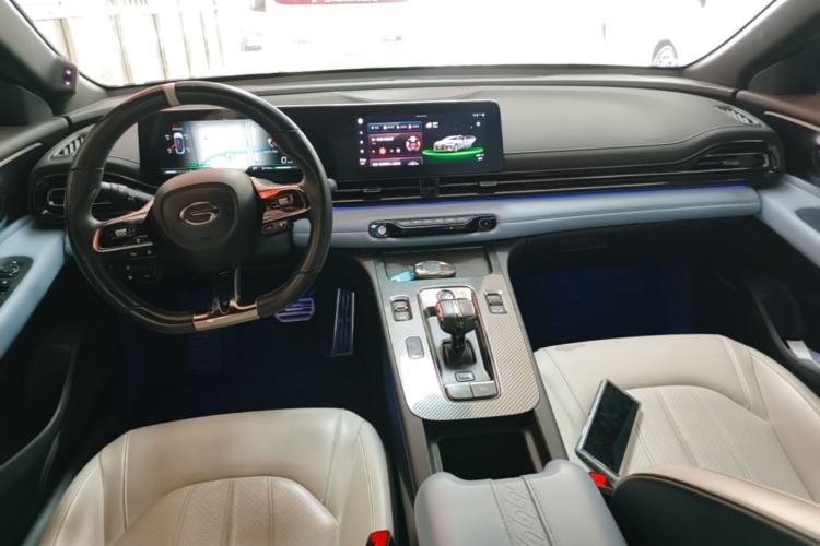 Used GAC Trumpchi EMPOW 2023 Shadow Leopard H High-Energy Hybrid Edition Center Console