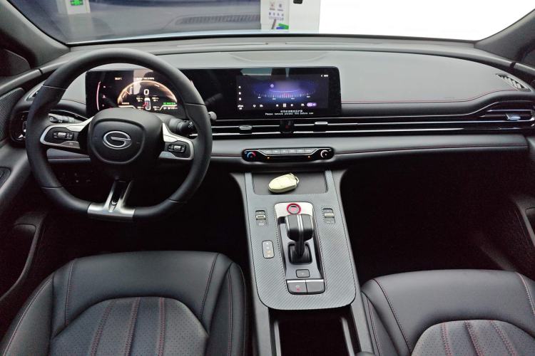 Used GAC Trumpchi EMPOW 2023 Shadow Leopard H High-Energy Hybrid Edition Center Console