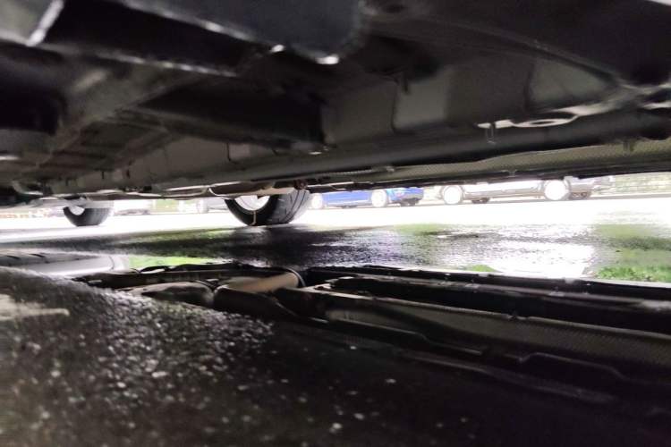 Used GAC Trumpchi EMPOW 2023 400T Automatic R PRO Chassis Front Right