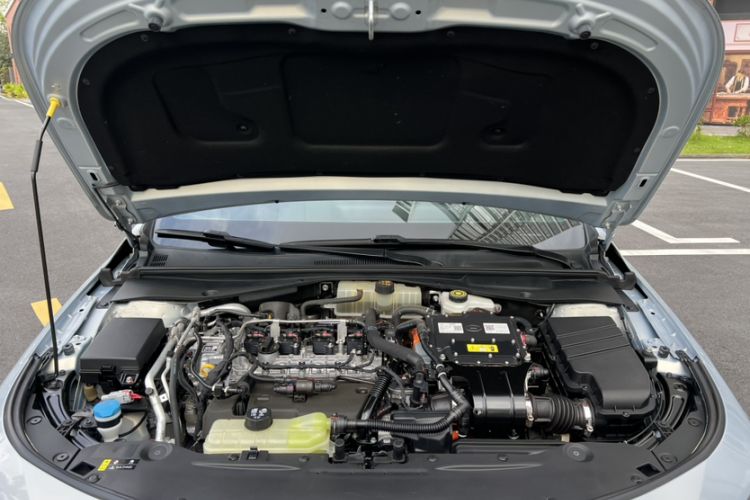Used GAC Trumpchi EMPOW 2023 Shadow Leopard H High-Energy Hybrid Edition Engine Bay