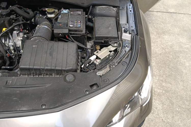 Used GAC Trumpchi EMPOW 2023 270T DCT J15 Version Engine Bay Left