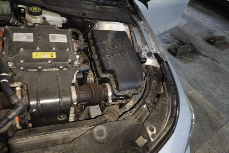 Used GAC Trumpchi EMPOW 2023 Shadow Leopard H High-Energy Hybrid Edition Engine Bay Left