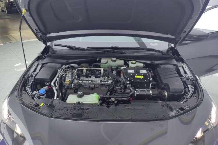 Used GAC Trumpchi EMPOW 2023 Shadow Leopard H High-Energy Hybrid Edition Engine Bay