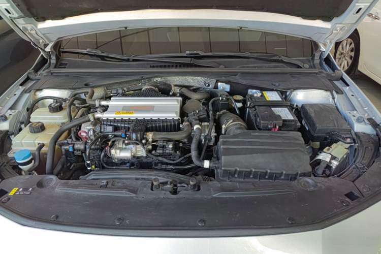 Used GAC Trumpchi EMPOW 2023 400T Automatic R MAX Engine Bay