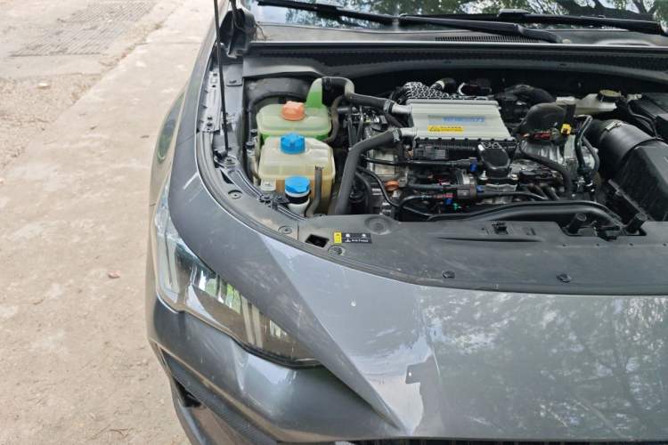 Used GAC Trumpchi EMPOW 2023 270T DCT J15 Version Engine Bay Right