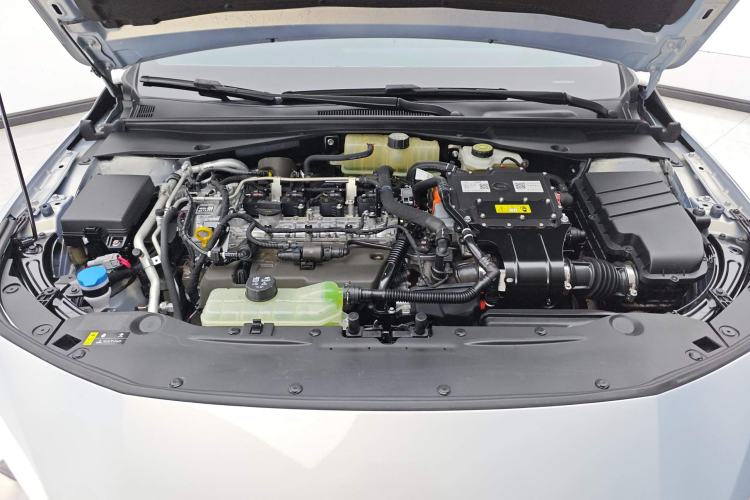 Used GAC Trumpchi EMPOW 2023 Shadow Leopard H High-Energy Hybrid Edition Engine Bay