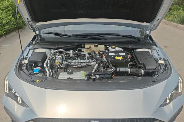 Used GAC Trumpchi EMPOW 2023 Shadow Leopard H Smart Hybrid Edition Engine Bay