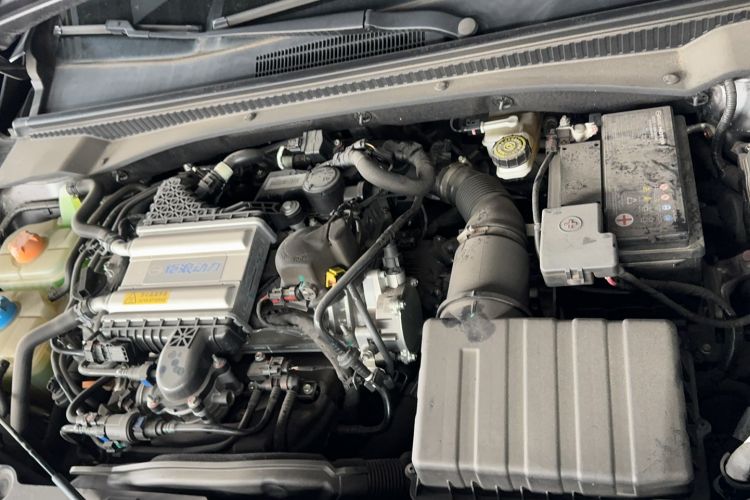 Used GAC Trumpchi EMPOW 2023 270T DCT J15 Version Engine Bay