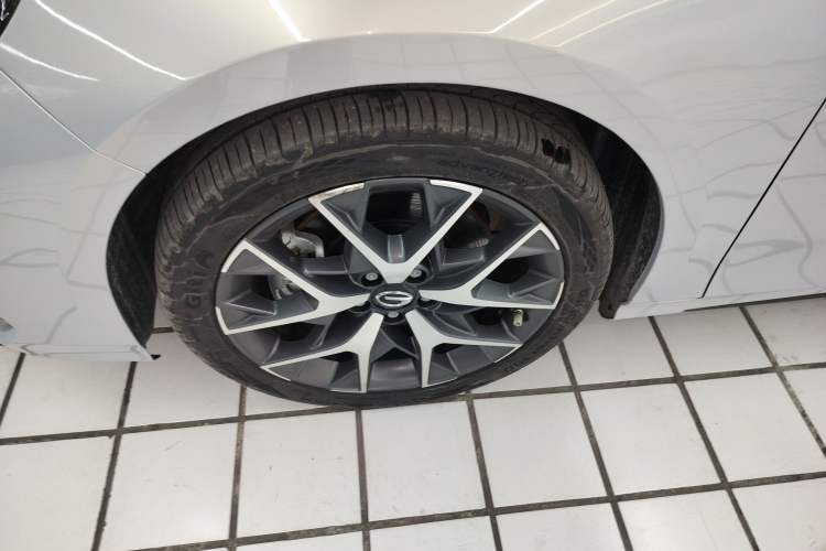 Used GAC Trumpchi EMPOW 2023 Shadow Leopard H Smart Hybrid Edition Exterior 4