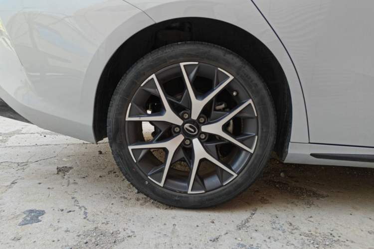 Used GAC Trumpchi EMPOW 2023 Shadow Leopard H Smart Hybrid Edition Exterior 5
