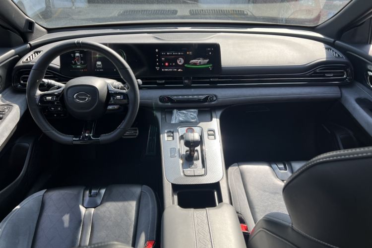 Used GAC Trumpchi EMPOW 2023 400T Automatic R MAX Interior 1