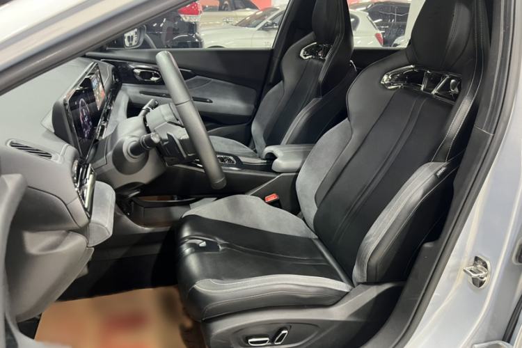Used GAC Trumpchi EMPOW 2023 400T Automatic R PRO Interior 10