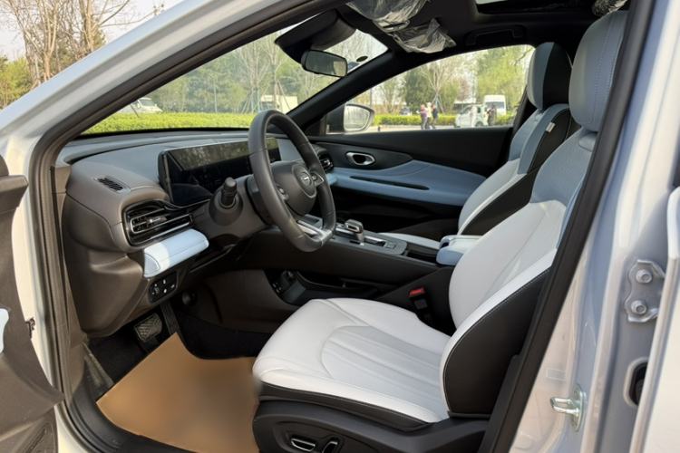 Used GAC Trumpchi EMPOW 2023 Shadow Leopard H High-Energy Hybrid Edition Interior 3