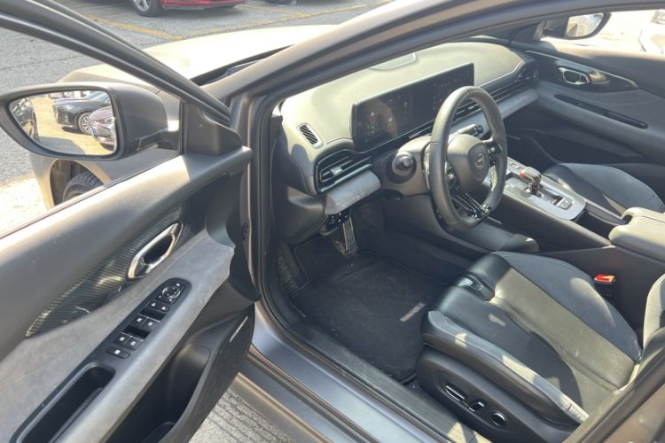Used GAC Trumpchi EMPOW 2023 400T Automatic R MAX Interior 3