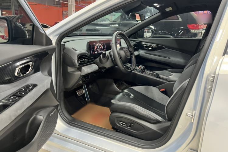 Used GAC Trumpchi EMPOW 2023 400T Automatic R PRO Interior 6