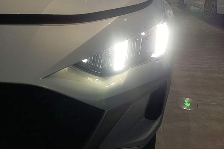 Used GAC Trumpchi EMPOW 2023 Shadow Leopard H High-Energy Hybrid Edition Left Front Headlight