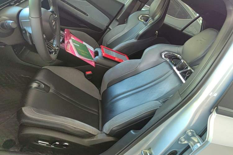 Used GAC Trumpchi EMPOW 2023 400T Automatic R MAX Left Front Seat