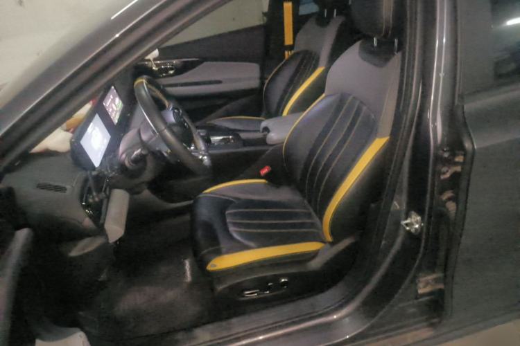 Used GAC Trumpchi EMPOW 2023 270T DCT J16 Version Left Front Seat