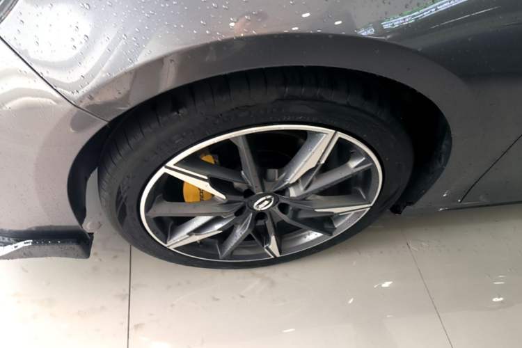 Used GAC Trumpchi EMPOW 2023 270T DCT J15 Version Left Front Wheel Hub