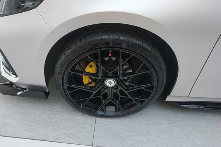 Used GAC Trumpchi EMPOW 2023 270T DCT J15 Version Left Front Wheel Hub