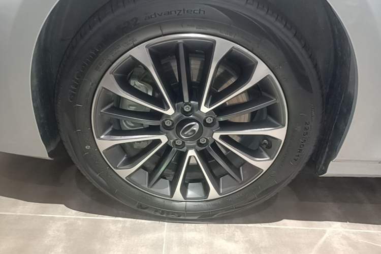 Used GAC Trumpchi EMPOW 2023 Shadow Leopard H High-Energy Hybrid Edition Left Front Wheel Hub