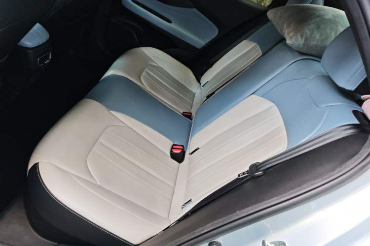 Used GAC Trumpchi EMPOW 2023 Shadow Leopard H High-Energy Hybrid Edition Left Rear Seat