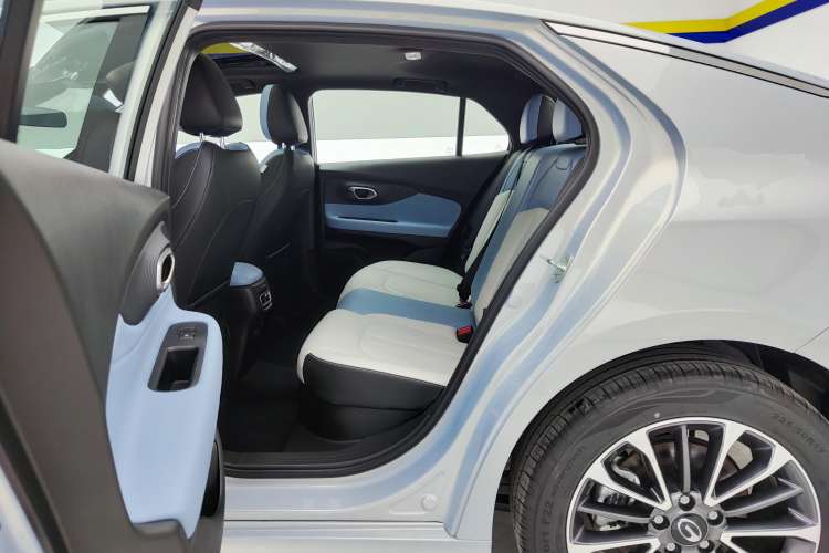 Used GAC Trumpchi EMPOW 2023 Shadow Leopard H High-Energy Hybrid Edition Left Rear Seat